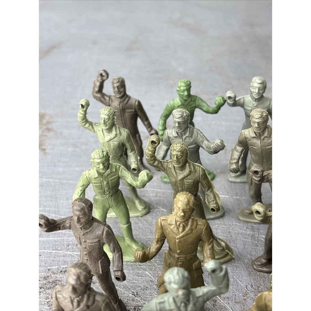 Vintage Lot 1960s MPC Ring Hand Playset Plastic Figures Various Shades Lot Of 24 - Picture 2 of 6